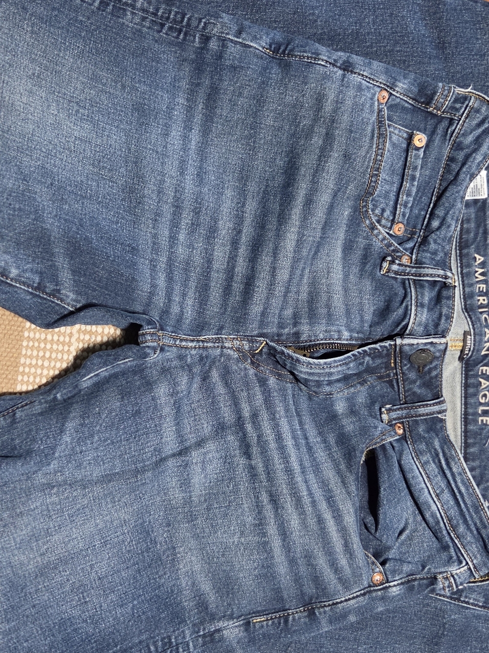 American Eagle Mid Wash Blue Jeans 31x32